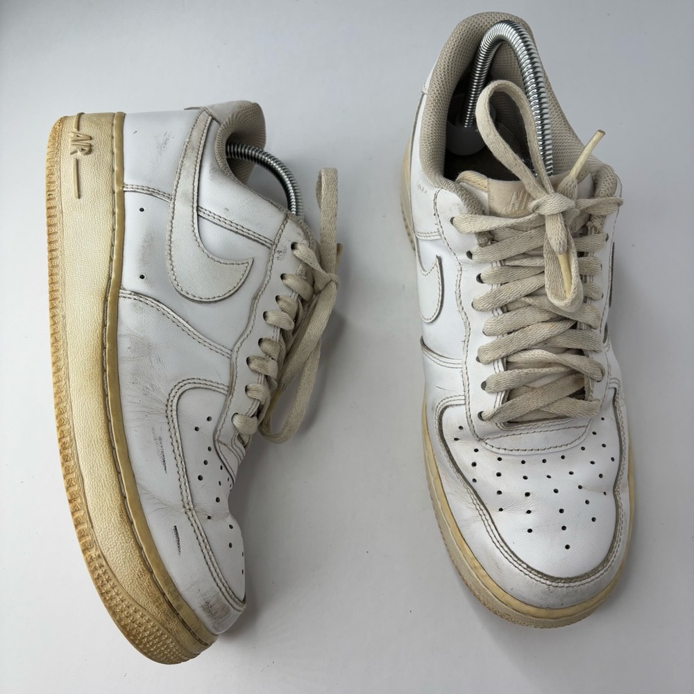 SH1 Nike AF1 Women 10 Men 8.5 Classic White Sneakers Sports Athleisure
